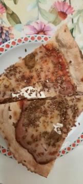 Praznik predenja lanu - pizza z lanenimi semeni